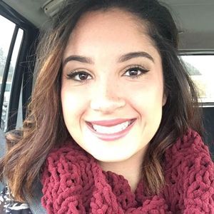 Meet your Posher, Elesia